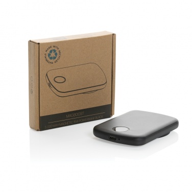Logotrade Werbeartikel das Foto: MagBoost 5.000mAh magnetische Powerbank aus RCS rec. Plastik
