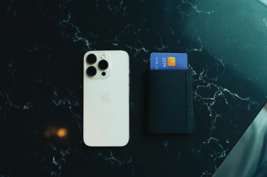 Logotrade Werbegeschenke das Foto: Seekcard RCS rPolyester Kartenetui mit weltweiter Ortung