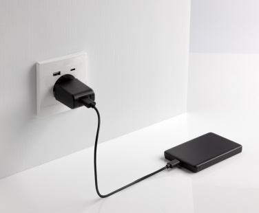 Logotrade Geschäftsgeschenke das Foto: Orion 5.000mAh 5W magnetische Powerbank aus RCS rec. Alu