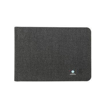 Logotrade Geschäftsgeschenke das Foto: Swiss Peak magnet. 15,6" Laptop-Sleeve mit 15W Ladefunktion