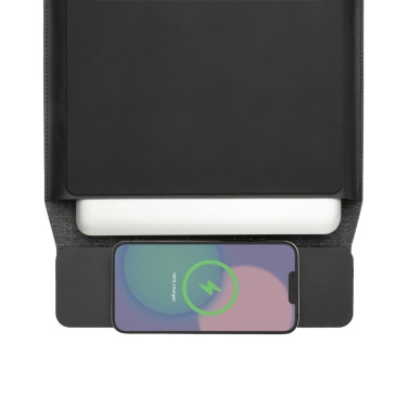 Logotrade Werbegeschenke das Foto: Swiss Peak magnet. 15,6" Laptop-Sleeve mit 15W Ladefunktion