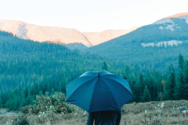 Logotrade promotional gift picture of: Swiss Peak Aware™ Ultra-light manual 25” Alu umbrella