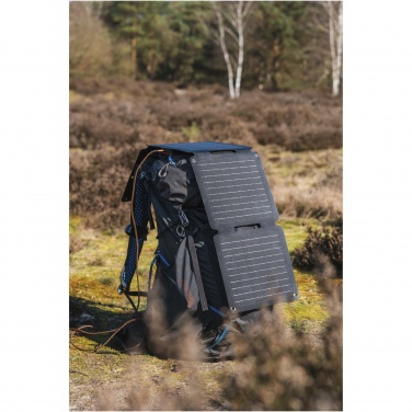 Logotrade firmakingituse foto: Xtorm XR2S28 SolarBooster 28W kokkupandav päikesepaneel