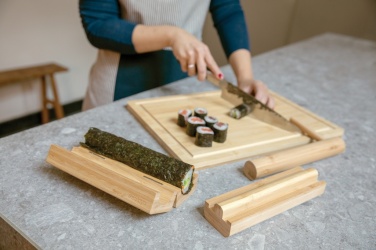 Logotrade firmakingituse foto: Ukiyo bambusest sushi valmistamise komplekt