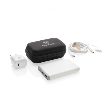 Logotrade ärikingi foto: Surge RCS taaskasutatud PET 20W tüüpi C 3 tk laadimiskomplekt