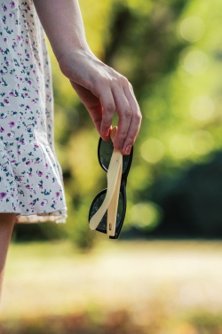 Logo trade firmakingi pilt: Bambusest ja RCS taaskasutatud plastikust päikeseprillid