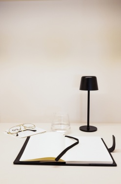 Logotrade firmakingituse foto: Zenic RCS taaskasutatud plastikust USB taaslaetav laualamp