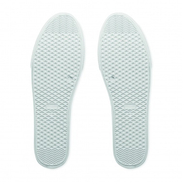 Logo trade ärikingituse pilt: PU suuruses 46 tossud