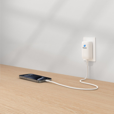 Logotrade firmakingituse foto: Belkin BoostCharge 3-pordiline seinalaadija