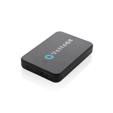 Logo trade firmakingituse pilt: Boostcore RCS taaskasutatud plastist akupank 5000 mAh USB C-ga