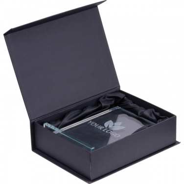 Logotrade meene foto: Klaasist trofee Burnley