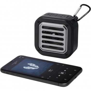 Logo trade liikelahjat tuotekuva: Solo 3 W:n IPX5 RCS -kierrätetystä muovista valmistettu, aurinkoenergialla toimiva Bluetooth®-kaiutin jousihaalla 