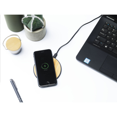 Logotrade liikelahja mainoslahja kuva: Bamboo 10W Wireless Charger langaton pikalaturi
