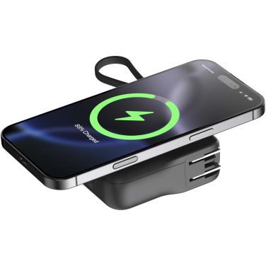 Logotrade mainostuote tuotekuva: Xtorm TravelPro 3-in-1-matkalaturi 30 W ja 10 000 mAh