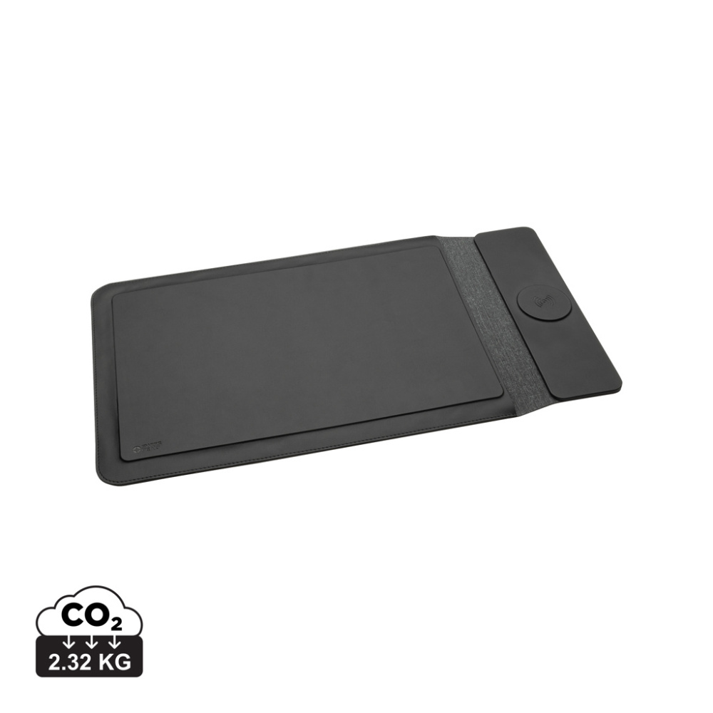 Logotrade profilprodukter bild: Swiss Peak 15W magnetiskt laddningsfodral för laptop 14-15,6