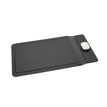 Logotrade reklamprodukter bild: Swiss Peak 15W magnetiskt laddningsfodral för laptop 14-15,6