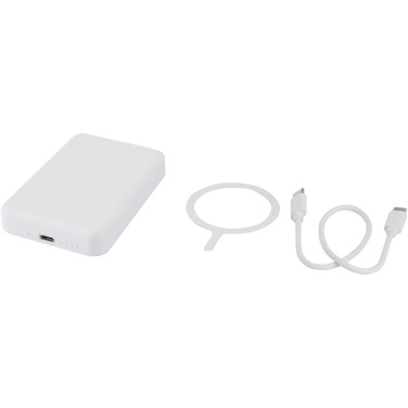 Logotrade reklamprodukter bild: Acrab 5 000 mAh 15 W magnetisk trådlös powerbank med 20 W PD – tillverkad av återvunnen plast