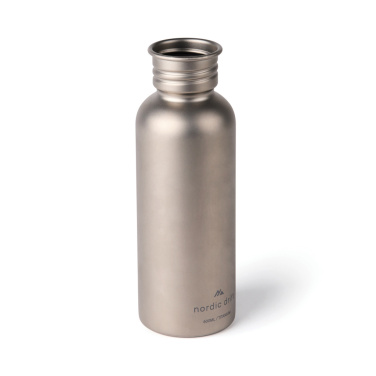 Logotrade reklamprodukter bild: Nordic Drift Trail Light Titanium vattenflaska 600 ml